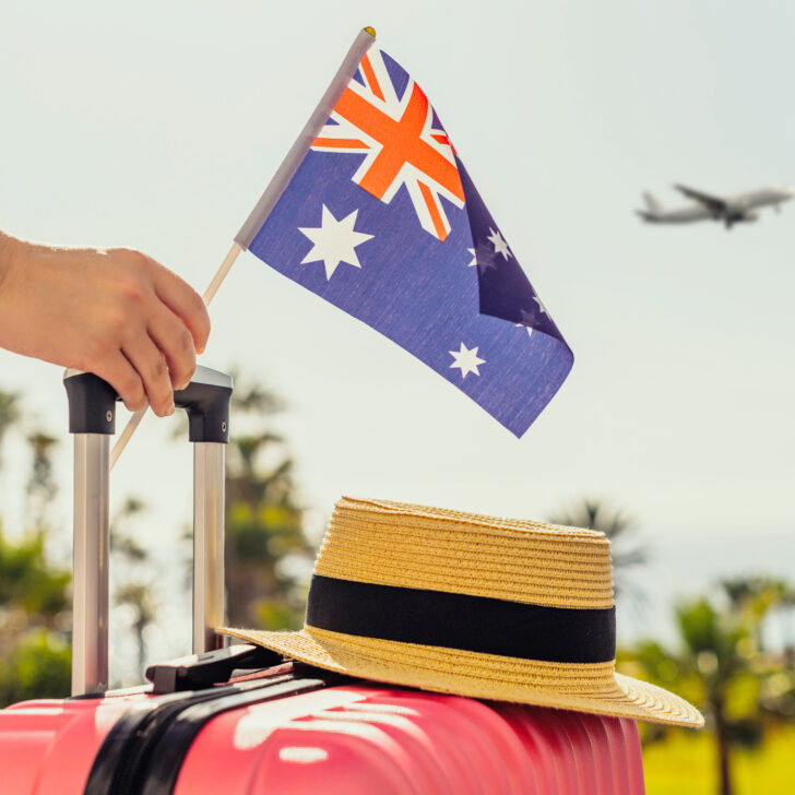 send luggage from Australia to Ireland