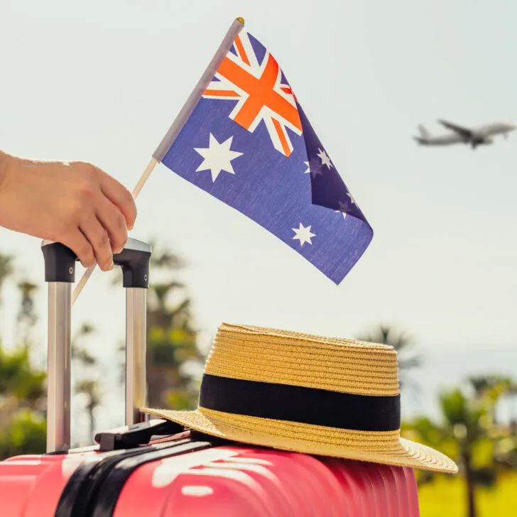 send luggage from Australia to Ireland